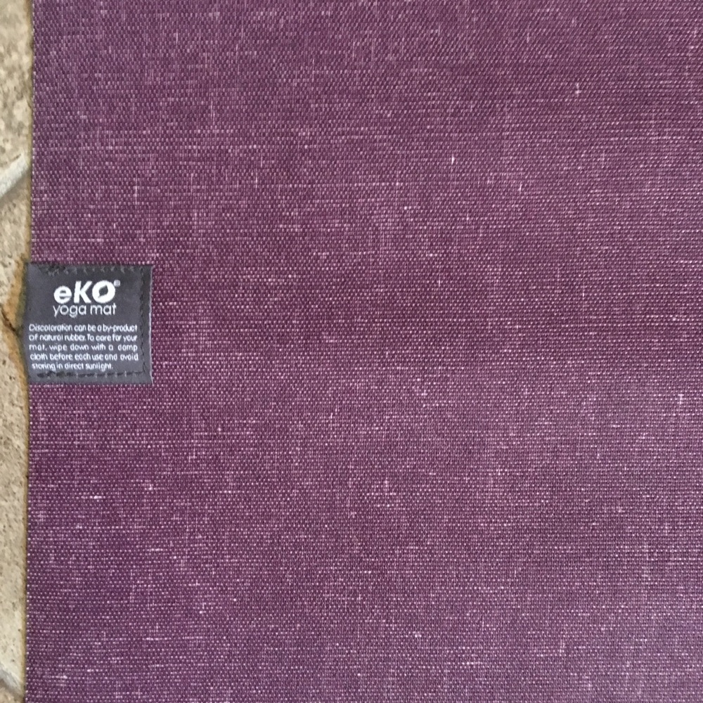 Manduka Superlite Ecotek yoga mat- Açaí color